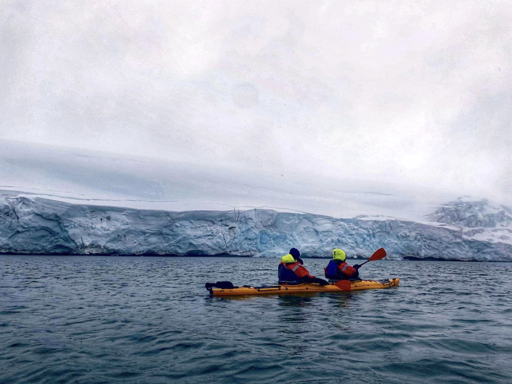 Antarctica kayaking